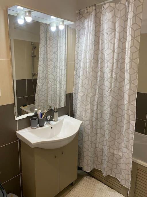 F2 St Denis Jardin D'Etat Apartment Saint-Denis Bagian luar foto