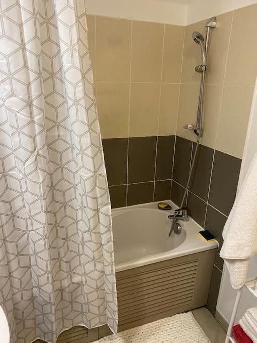 F2 St Denis Jardin D'Etat Apartment Saint-Denis Bagian luar foto